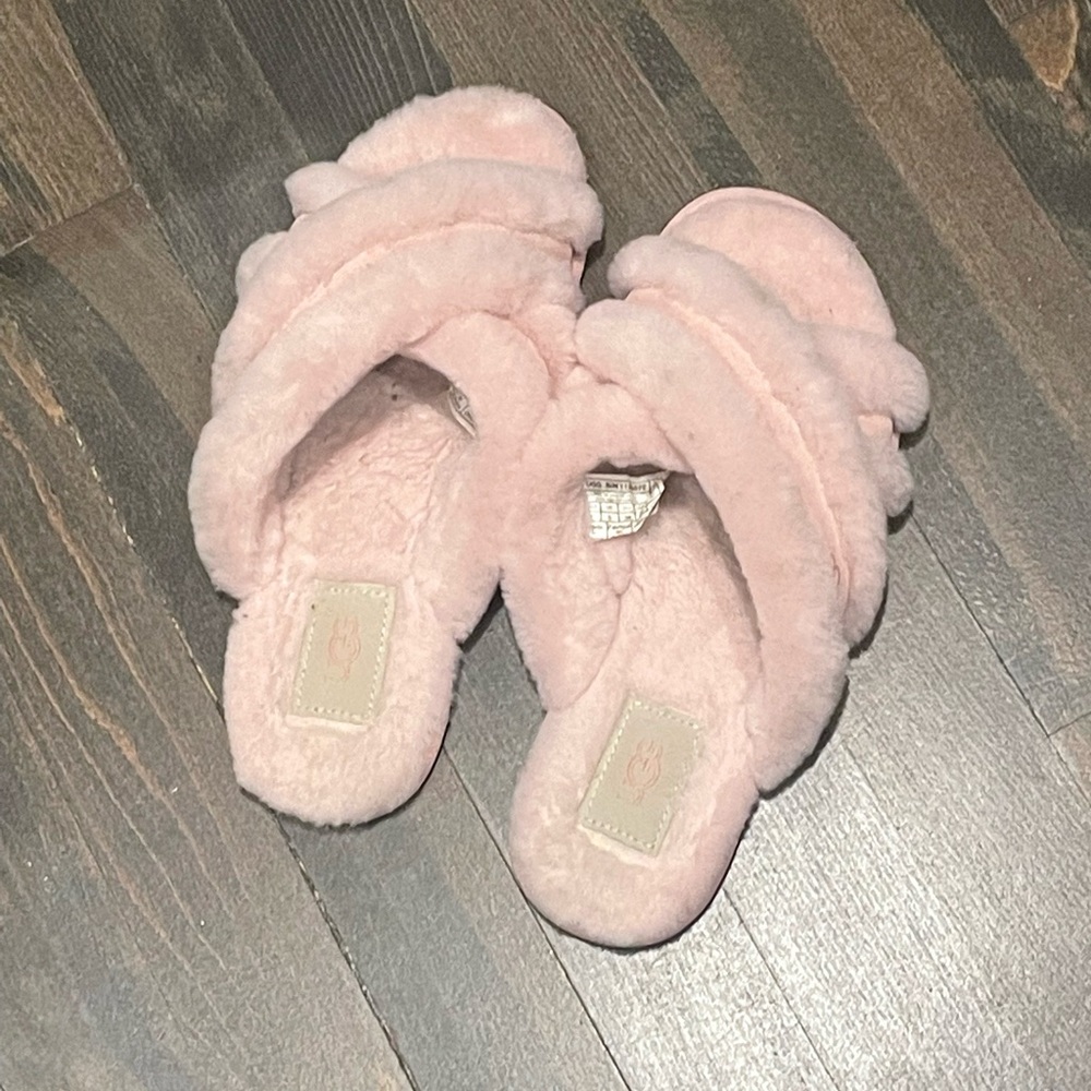 Pink ugg slippers size 7